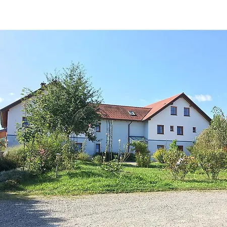 Gastehaus Schmid - Garni 招待所 梅明根